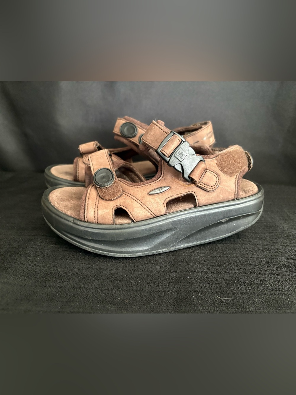 MBT Kisumu w/m chocolate sandles size us W:6.5